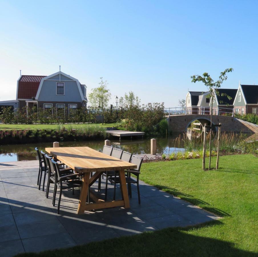 Luxurious Water Villa Uitdam Exteriör bild
