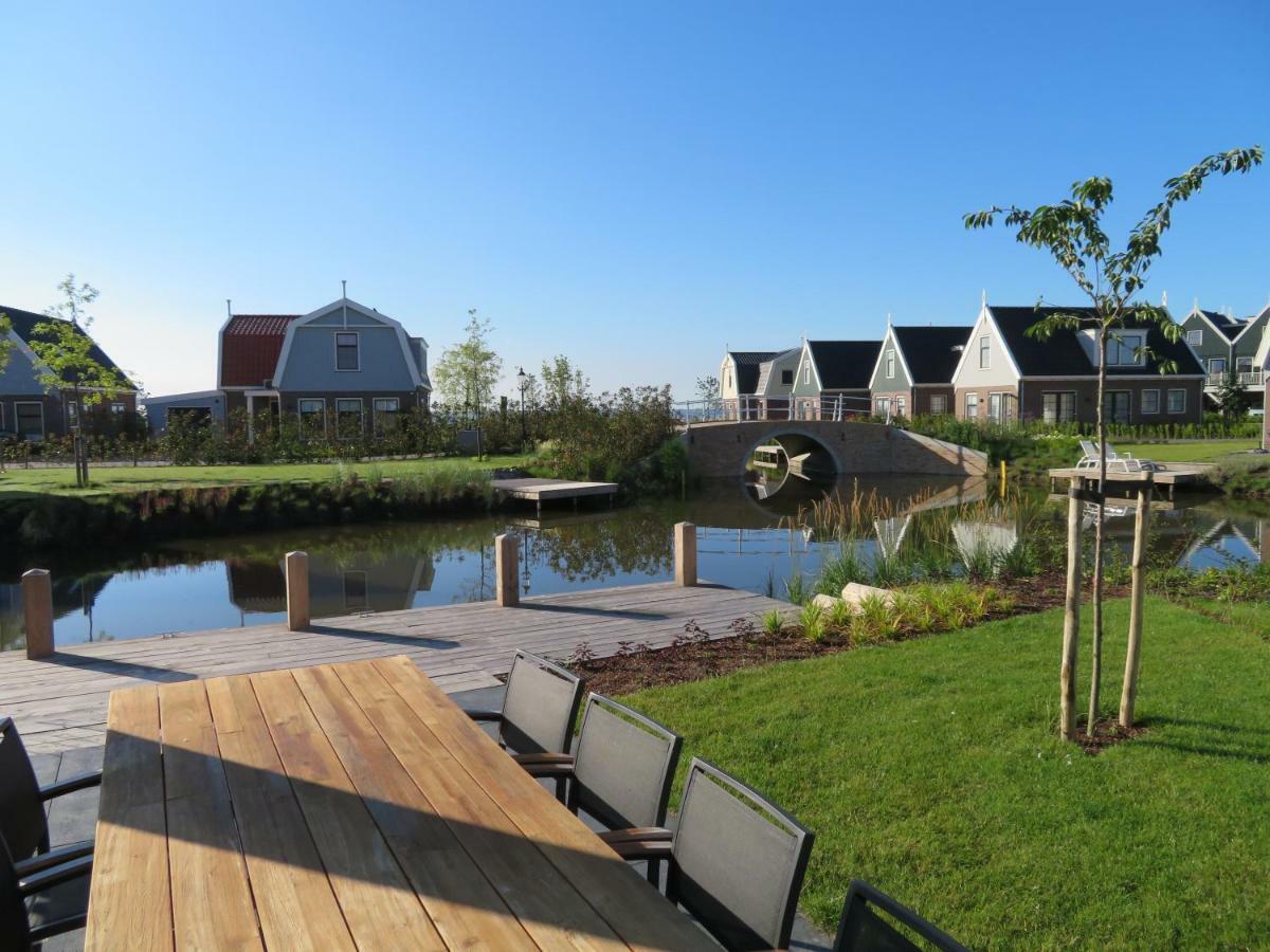 Luxurious Water Villa Uitdam Exteriör bild